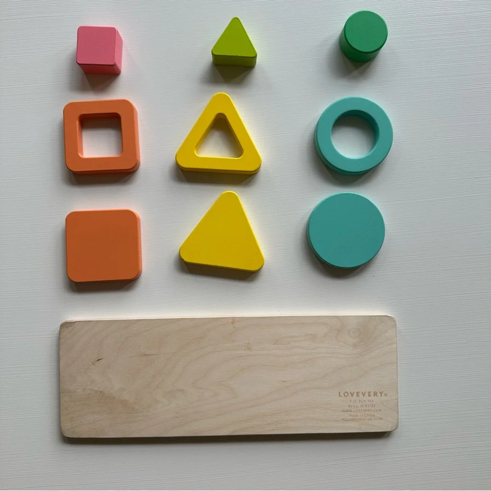 Lovevery | Geo Shapes Puzzle from the Realist Play Kit for Months 19, 20…